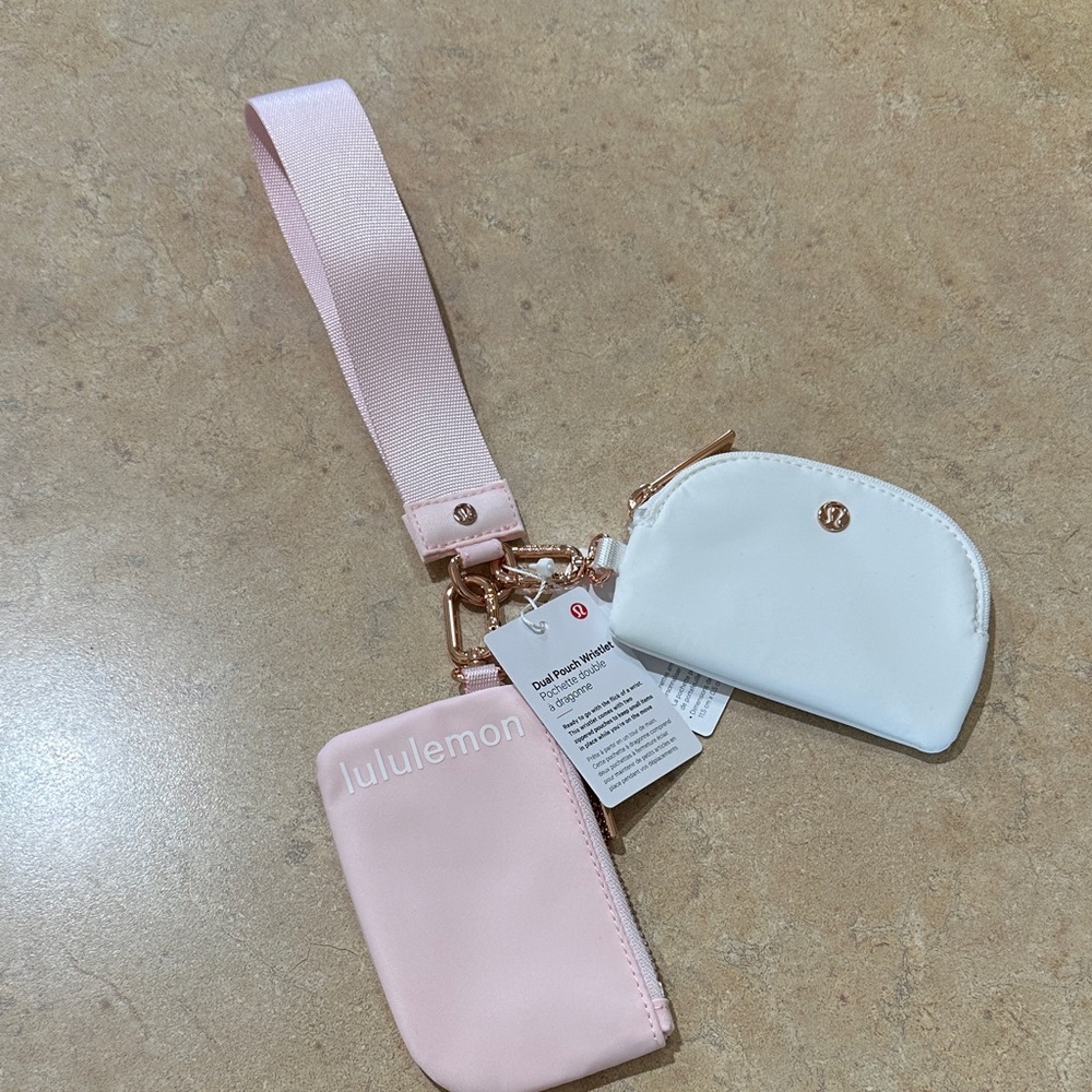 BNWT Lululemon Dual Pouch Keychain Wristlet in Blush Pink & White